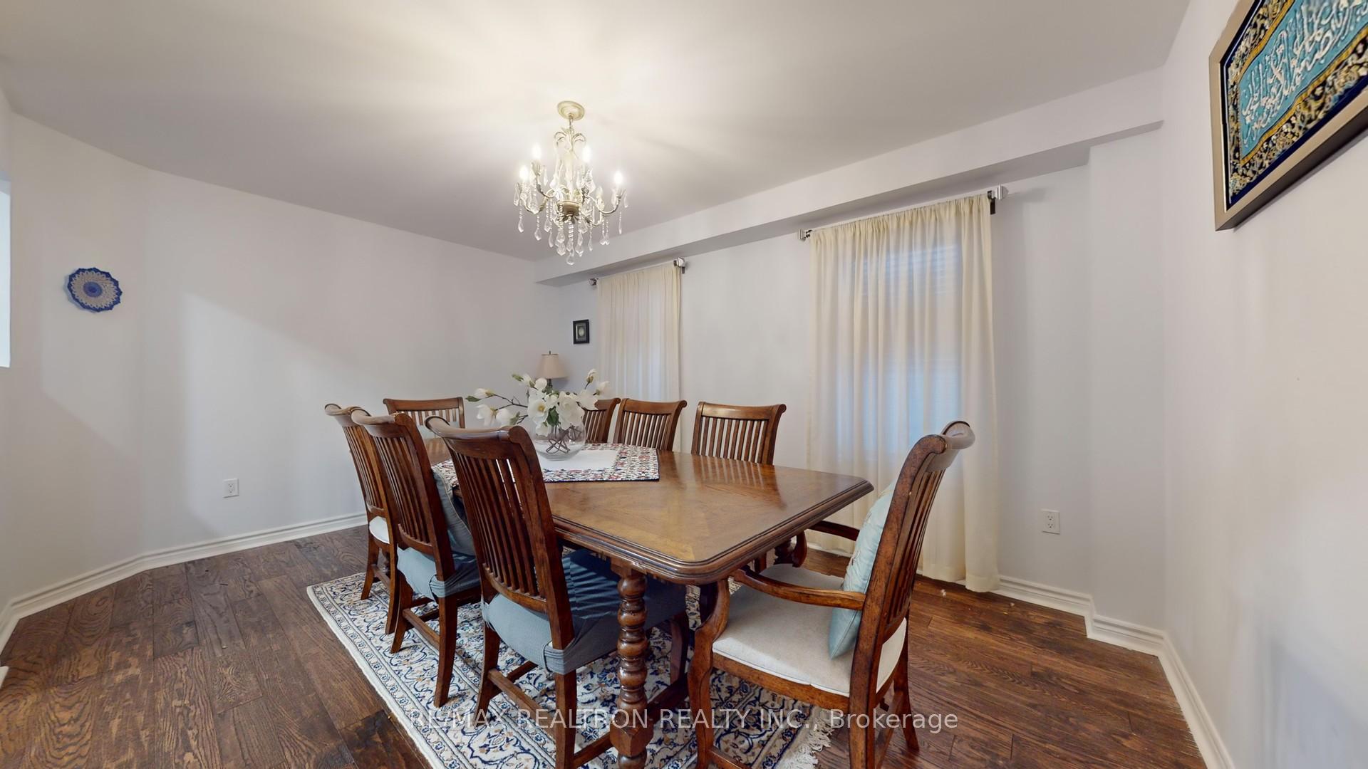 Photo 15 of 24 Monte Cristi Street, Vaughan, Maple — HOMEH