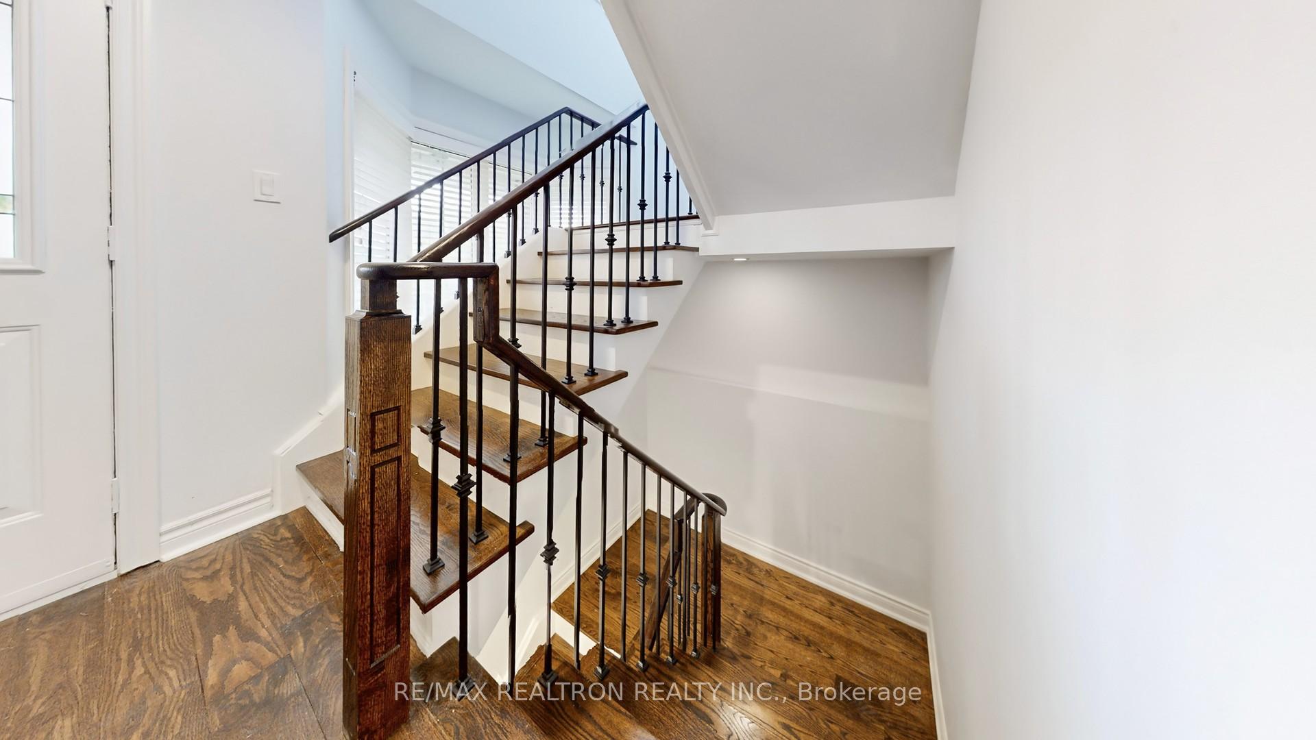 Photo 13 of 24 Monte Cristi Street, Vaughan, Maple — HOMEH