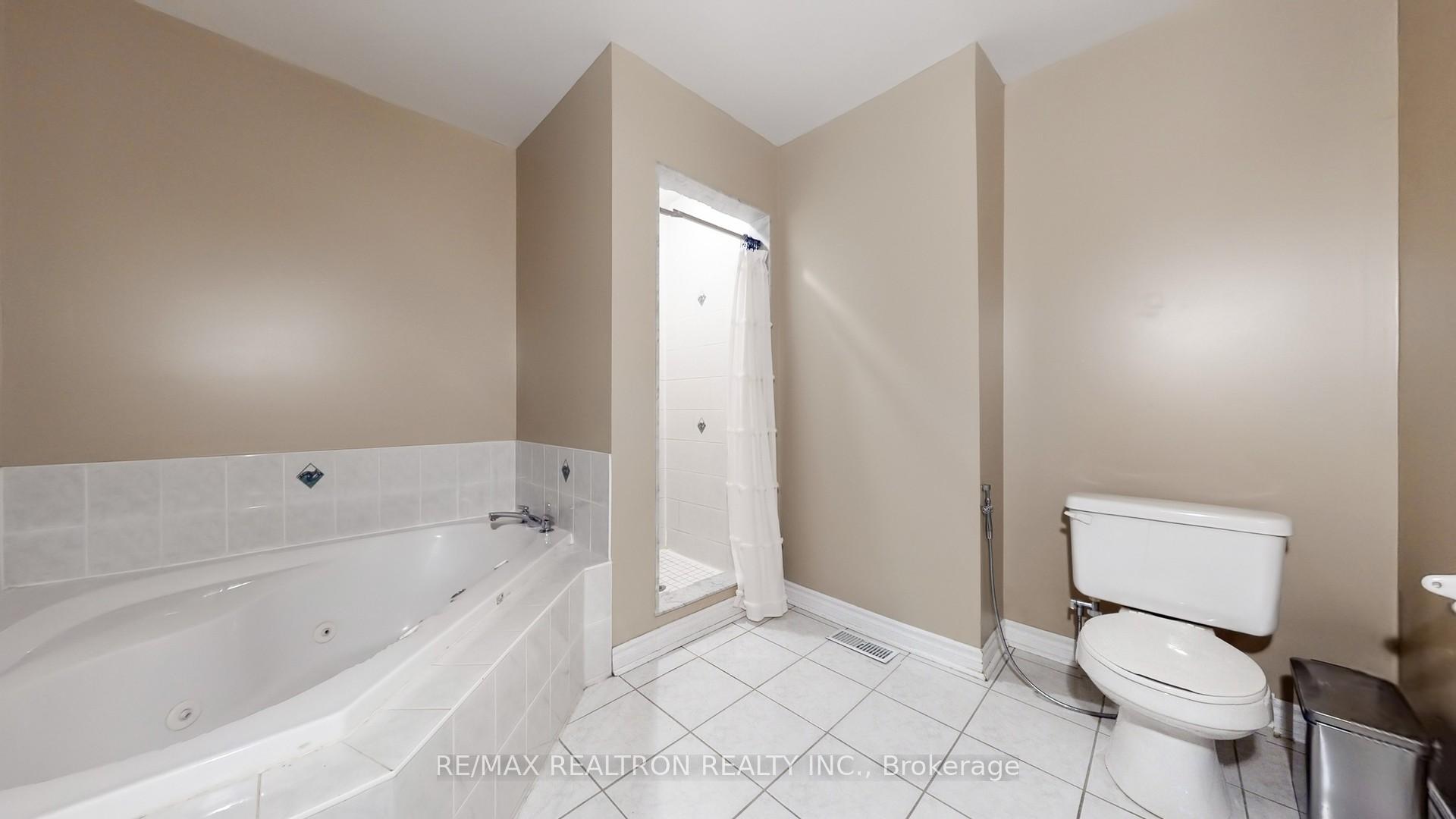 Photo 14 of 24 Monte Cristi Street, Vaughan, Maple — HOMEH
