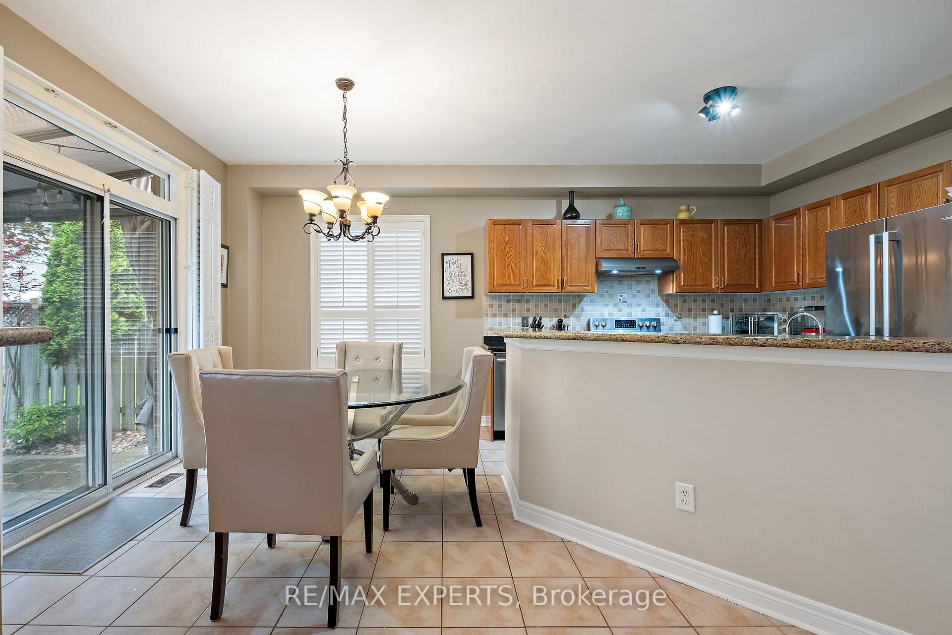 Photo 2 of 72 Turning Leaf Drive, Vaughan, Sonoma Heights — HOMEH