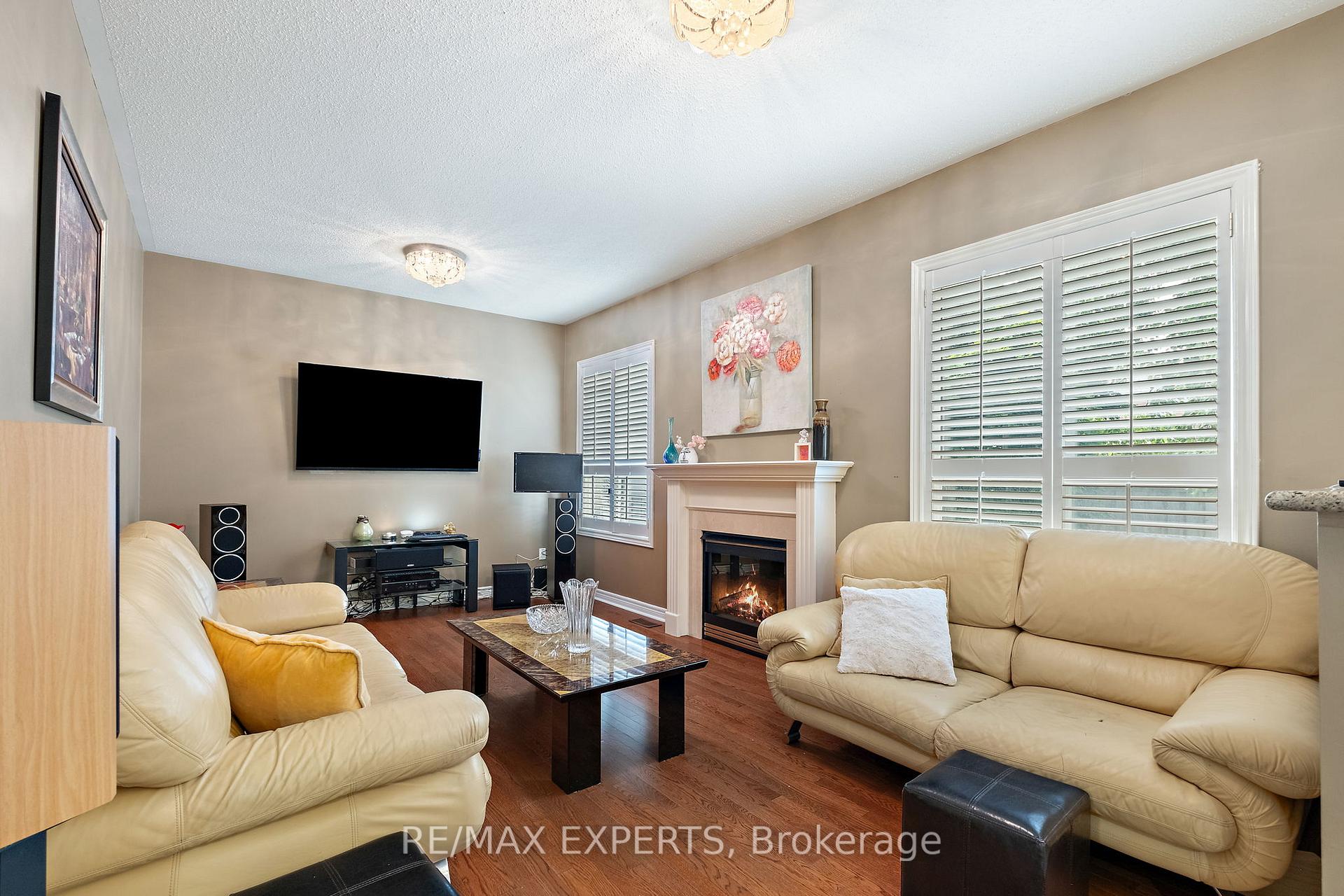 Photo 5 of 72 Turning Leaf Drive, Vaughan, Sonoma Heights — HOMEH