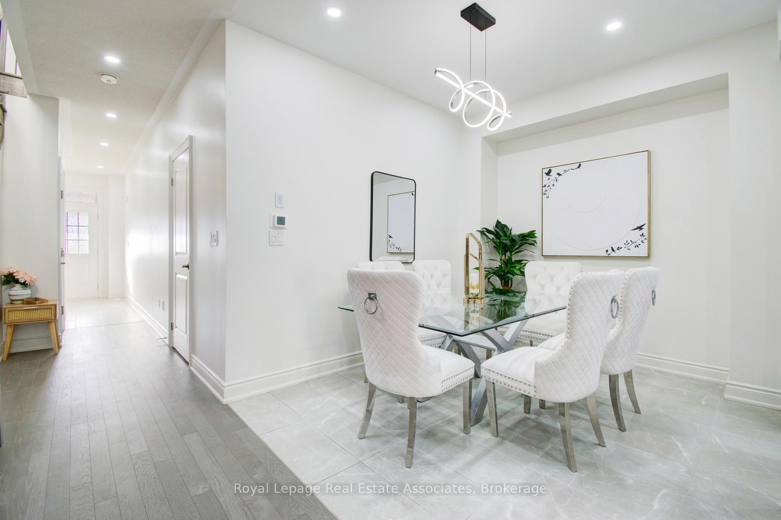 Photo 11 of 27 Quinton Ridge, Brampton, Bram West — HOMEH