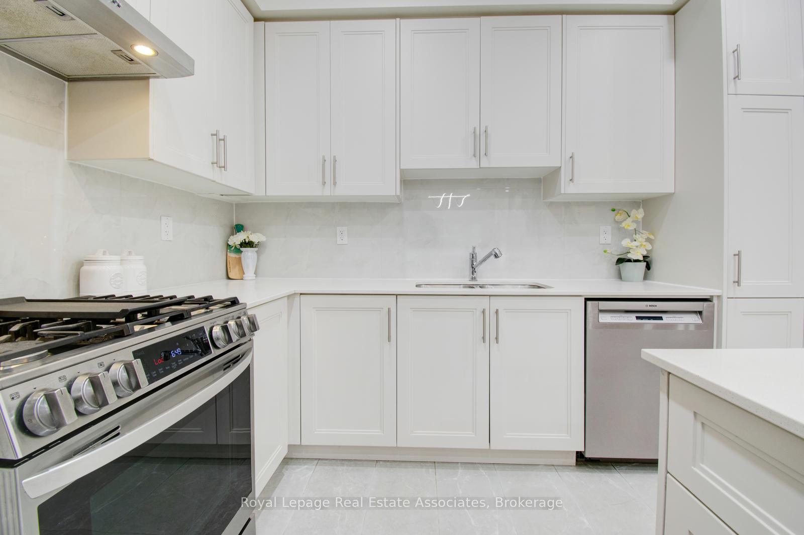 Photo 7 of 27 Quinton Ridge, Brampton, Bram West — HOMEH