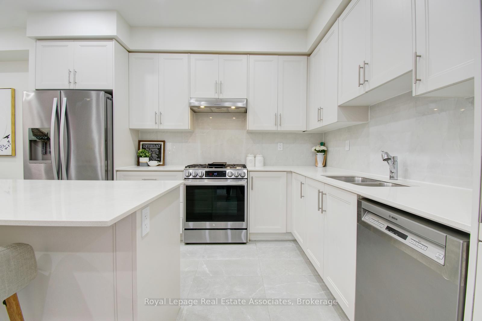 Photo 22 of 27 Quinton Ridge, Brampton, Bram West — HOMEH