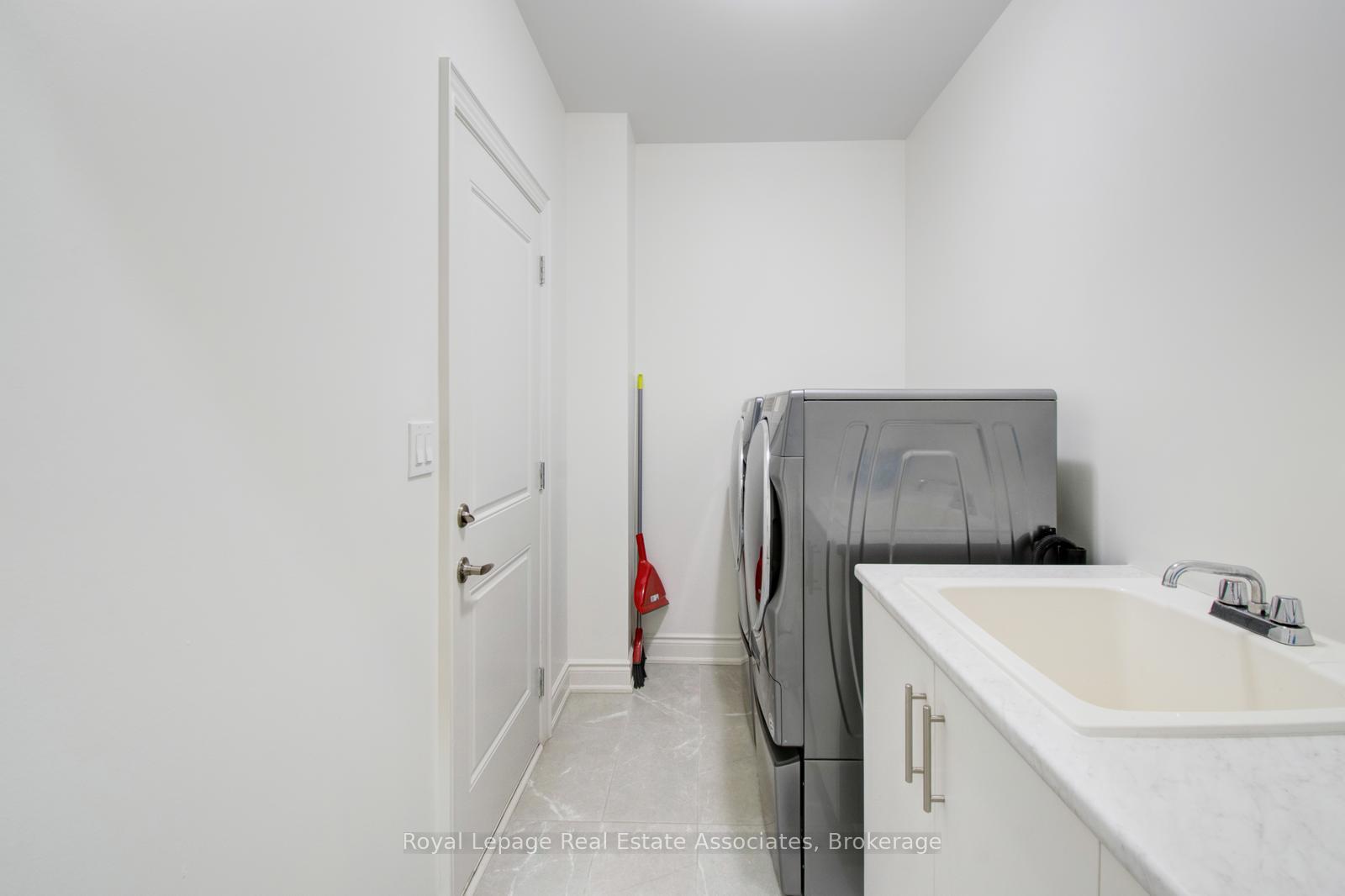 Photo 35 of 27 Quinton Ridge, Brampton, Bram West — HOMEH
