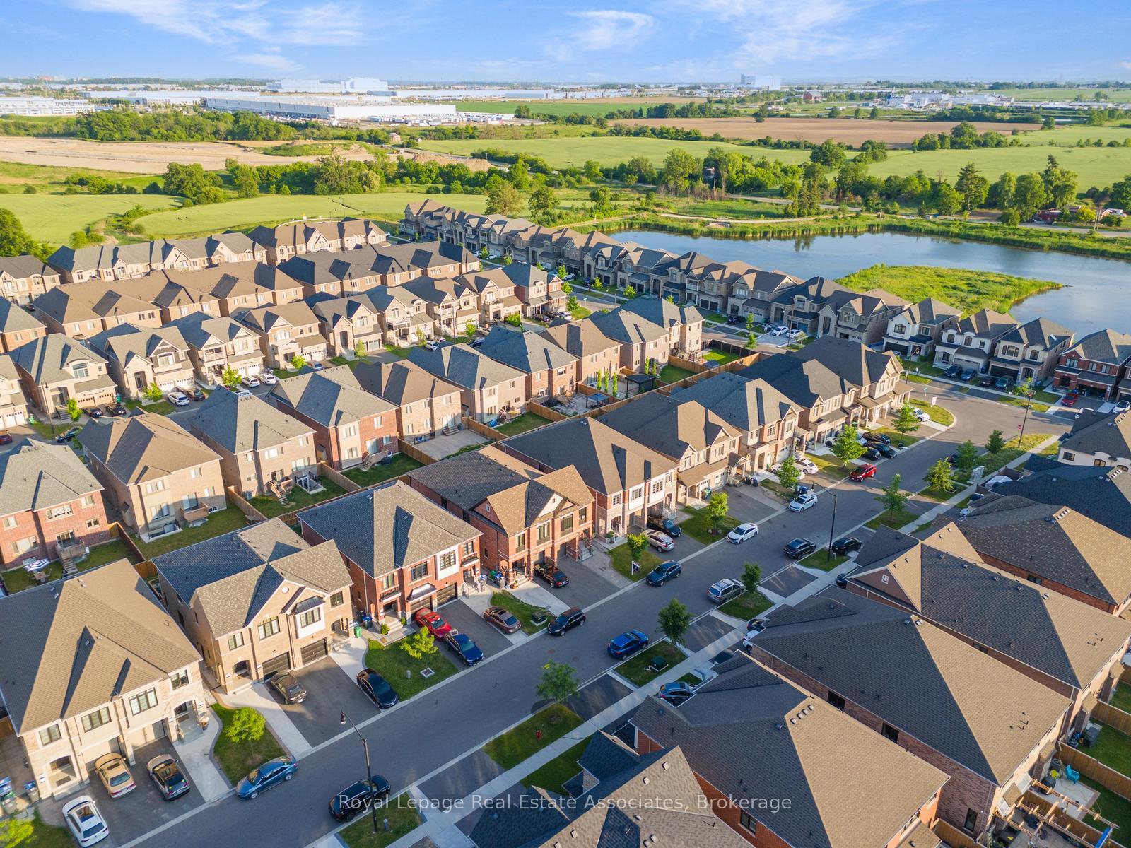Photo 43 of 27 Quinton Ridge, Brampton, Bram West — HOMEH
