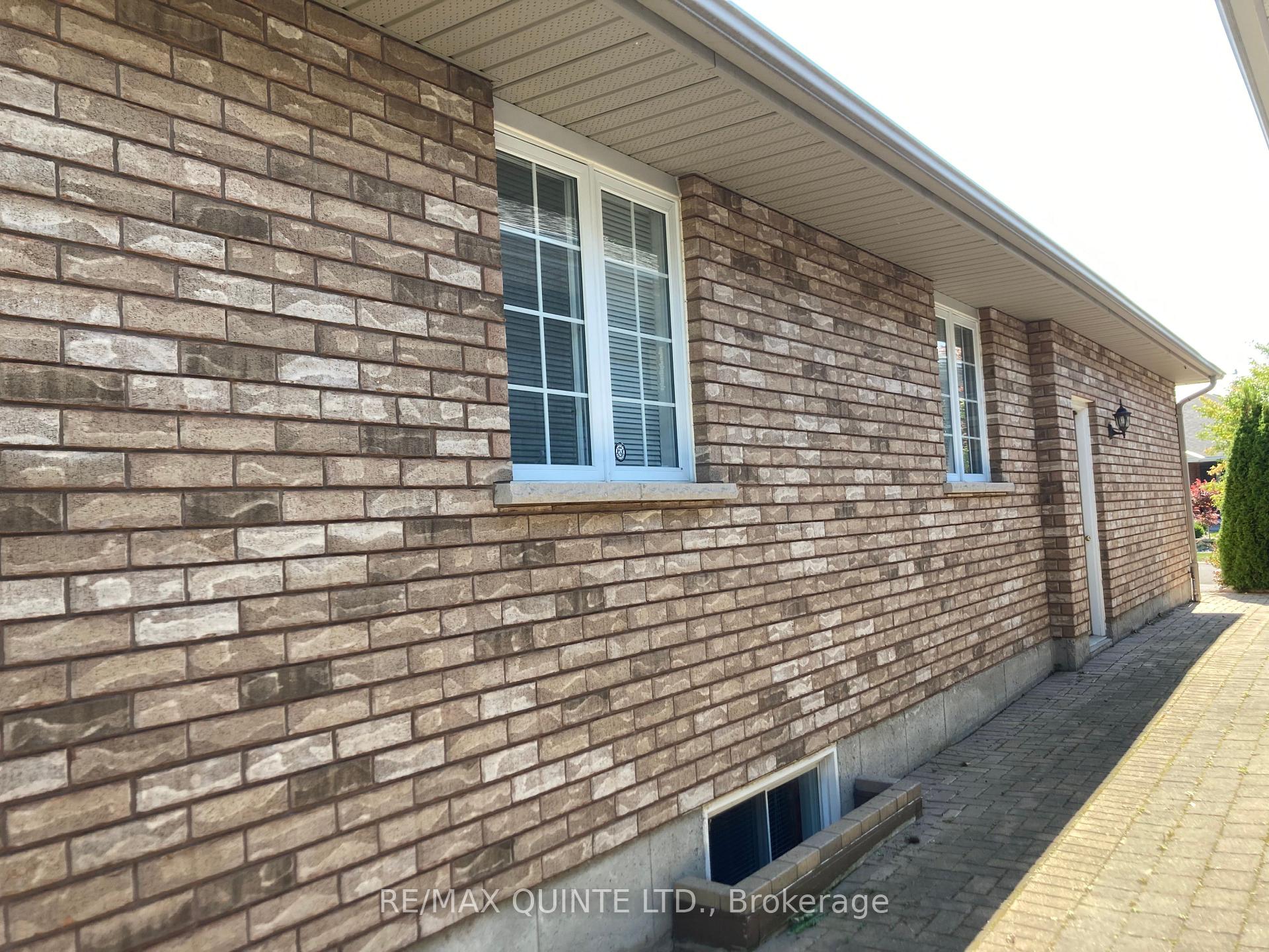 Photo 8 of 58 Hemlock Crescent, Belleville, Belleville Ward — HOMEH