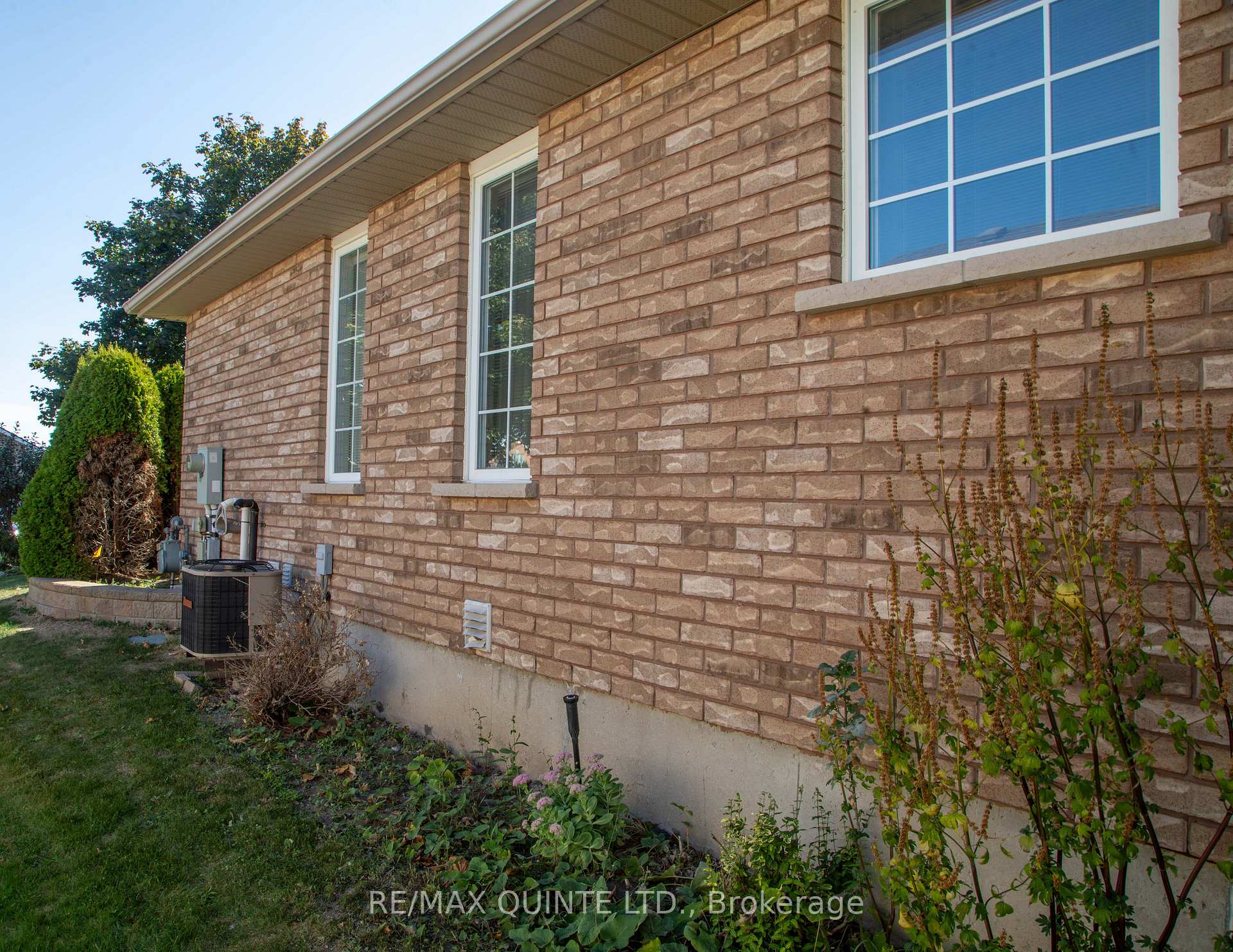 Photo 10 of 58 Hemlock Crescent, Belleville, Belleville Ward — HOMEH