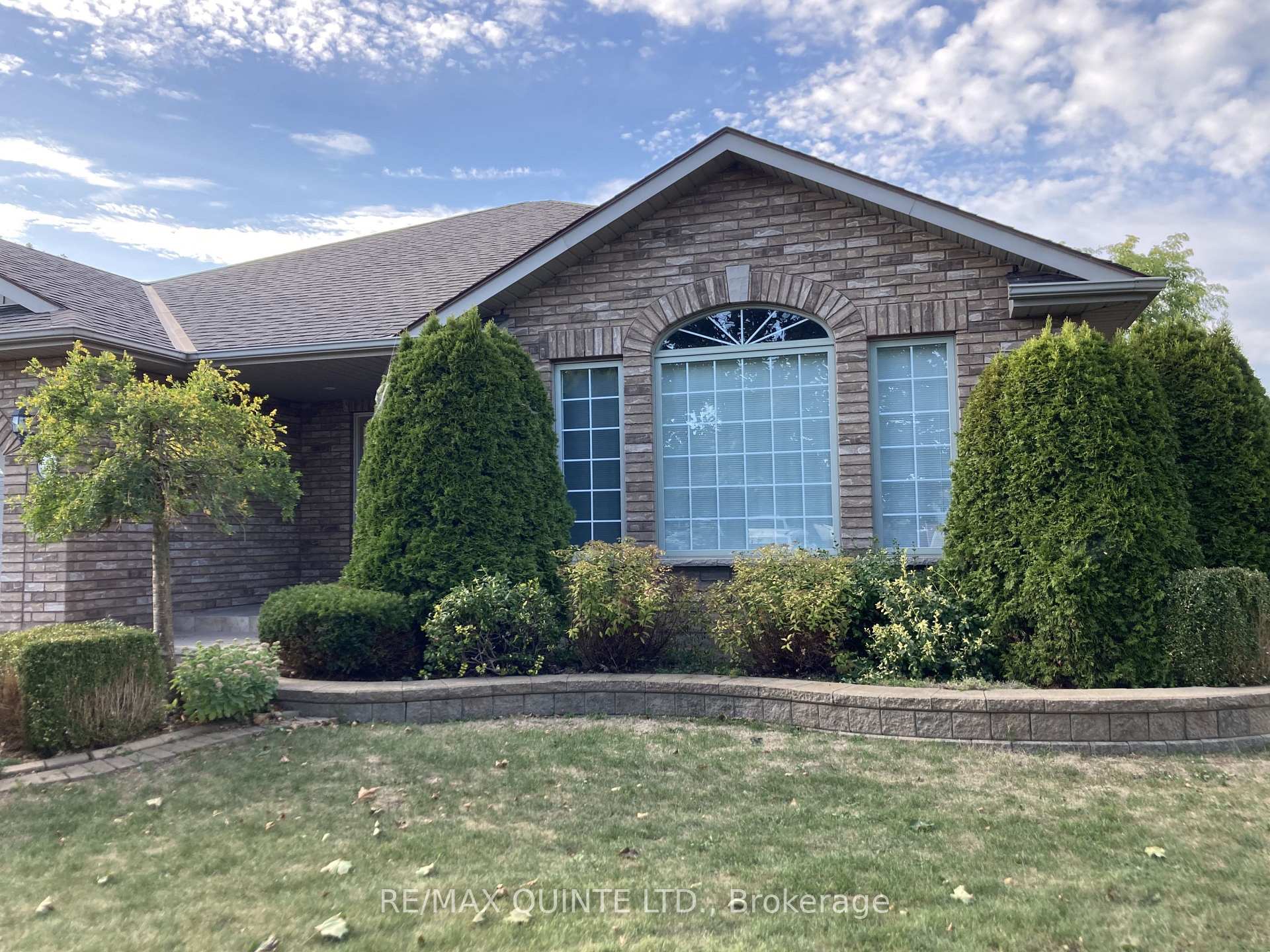 Photo 3 of 58 Hemlock Crescent, Belleville, Belleville Ward — HOMEH