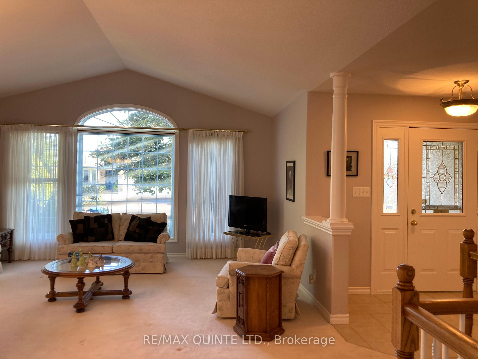 Photo 13 of 58 Hemlock Crescent, Belleville, Belleville Ward — HOMEH