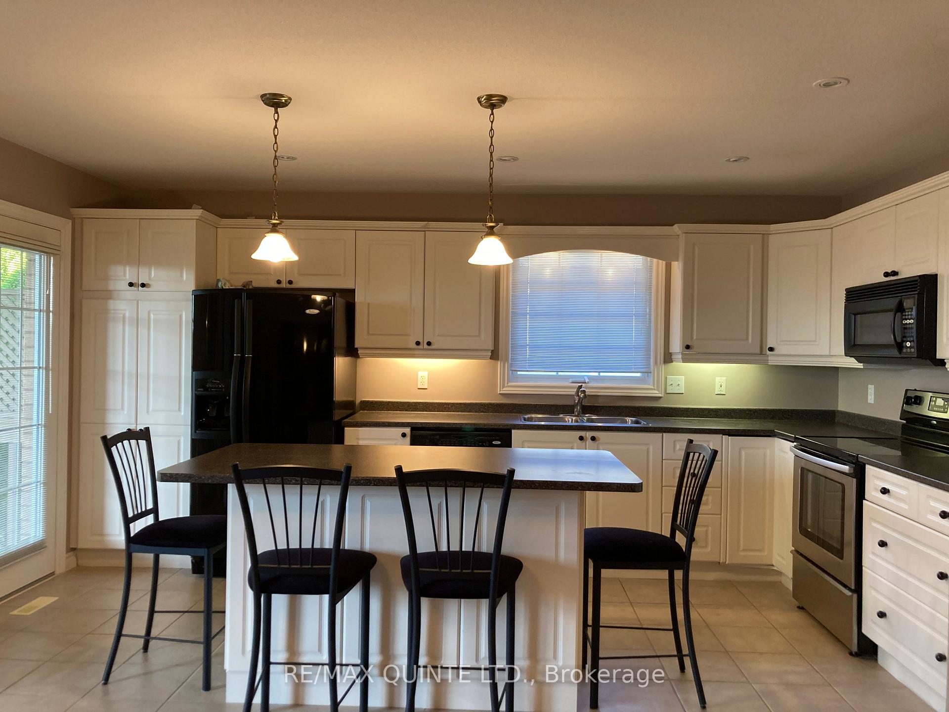 Photo 31 of 58 Hemlock Crescent, Belleville, Belleville Ward — HOMEH