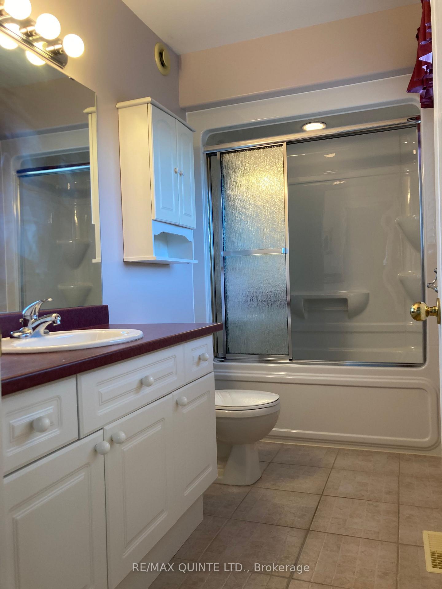 Photo 19 of 58 Hemlock Crescent, Belleville, Belleville Ward — HOMEH