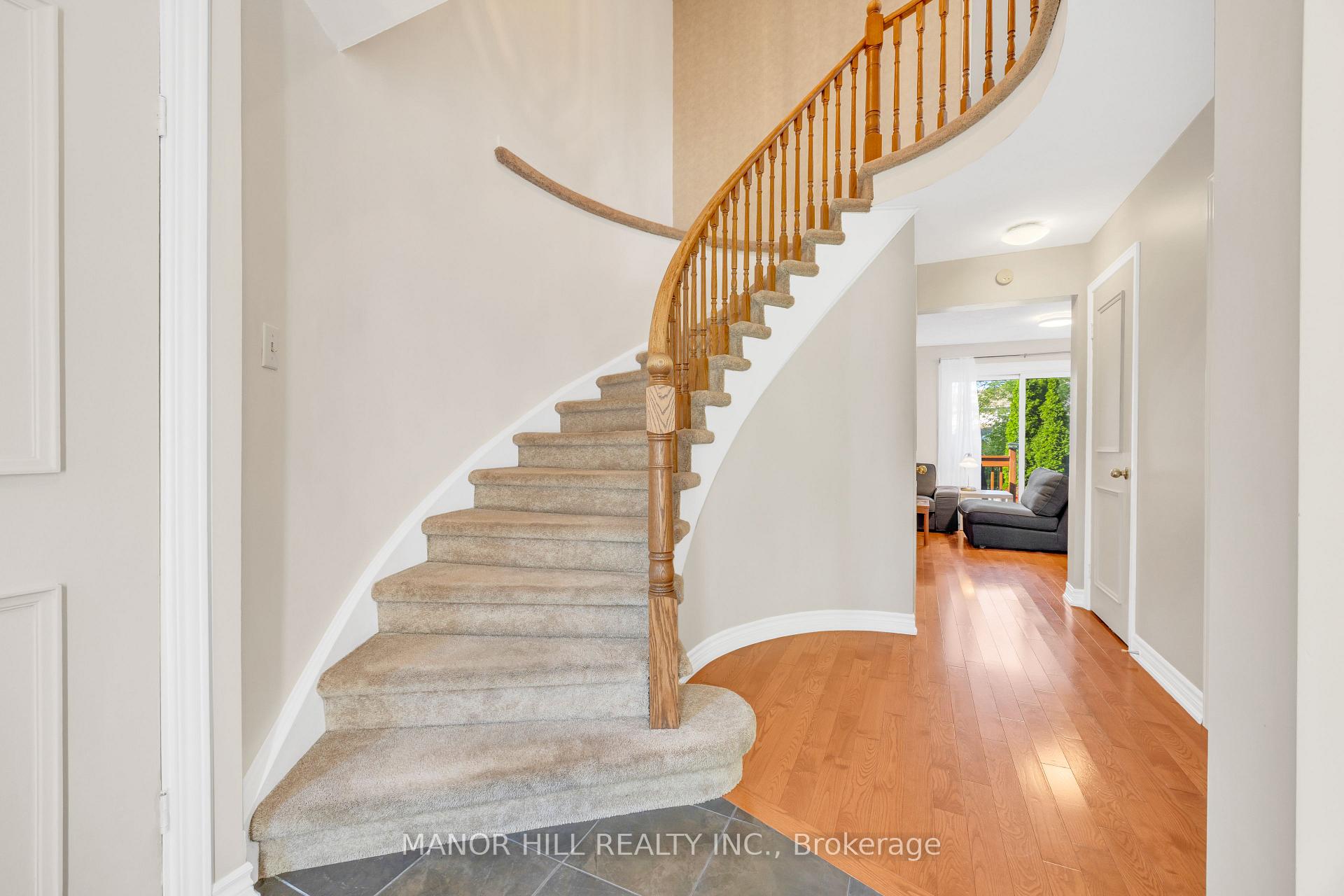 Photo 3 of 72 Lacewood Crescent, Brampton, Westgate — HOMEH