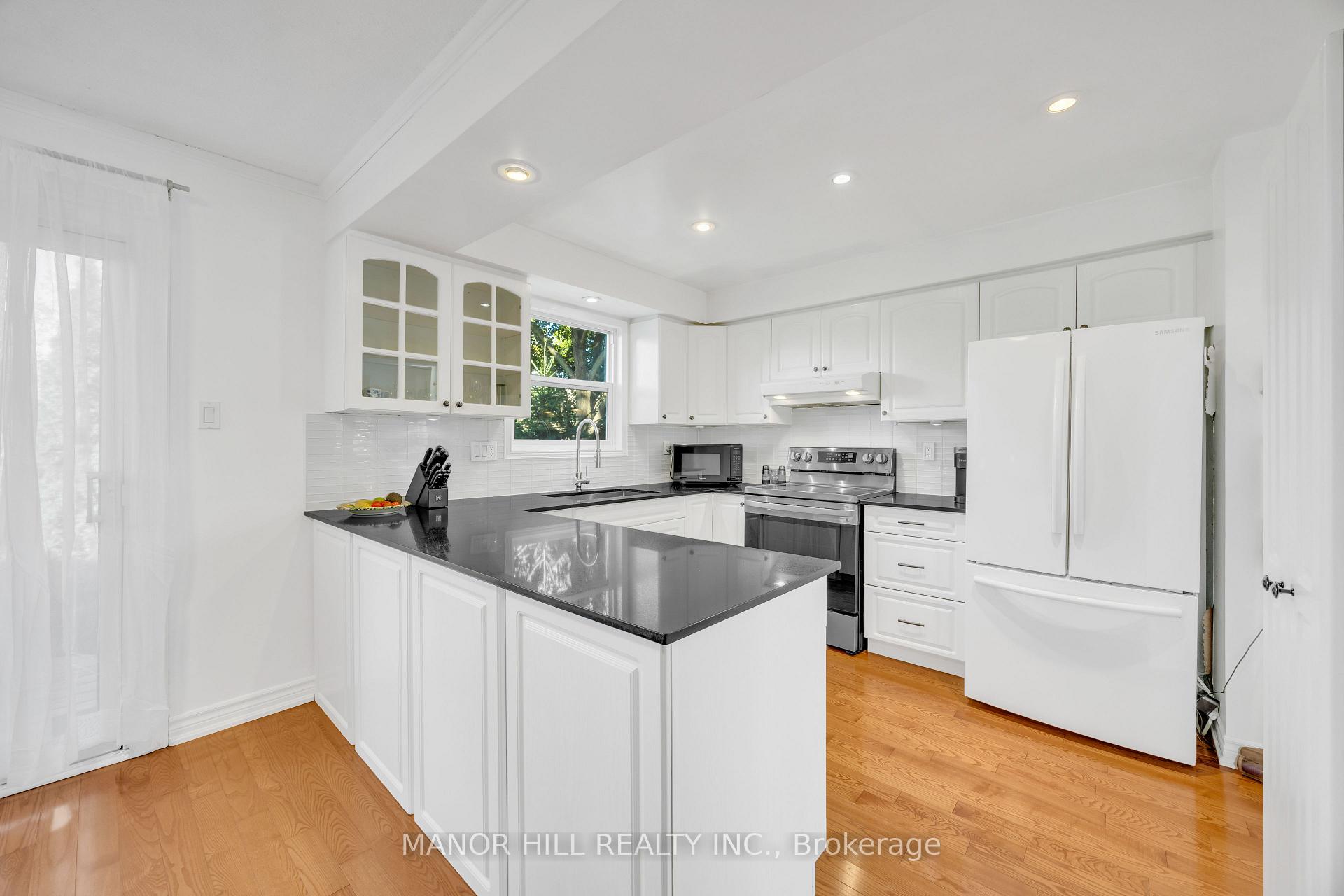 Photo 5 of 72 Lacewood Crescent, Brampton, Westgate — HOMEH