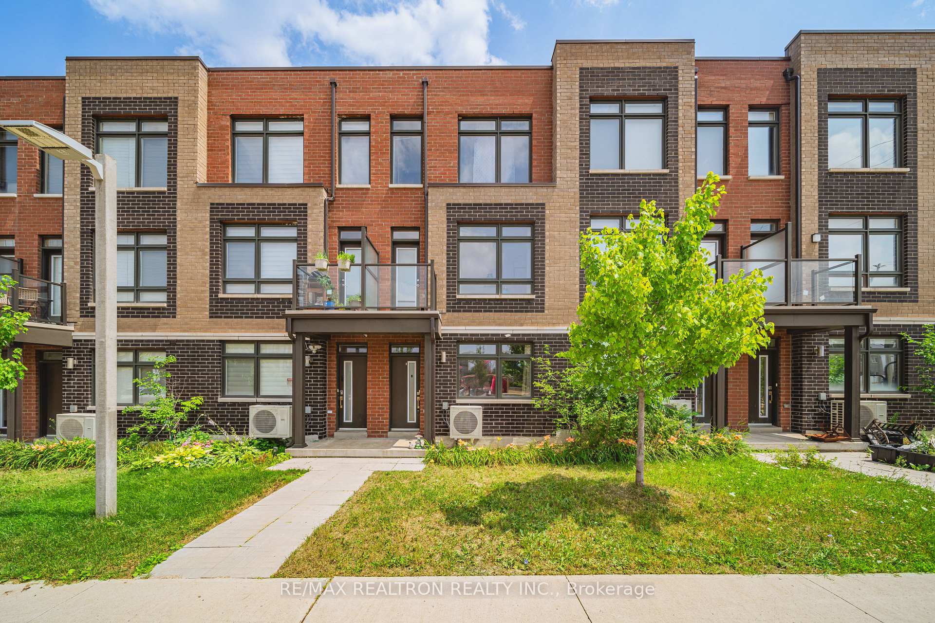 Photo 1 of 14 Garneau Street, Vaughan, Vaughan Grove — HOMEH