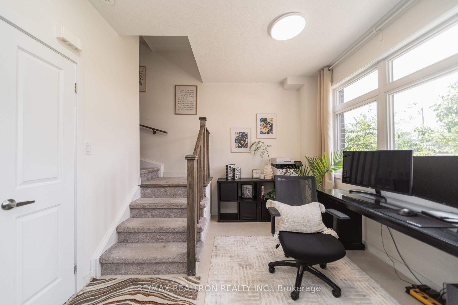 Photo 9 of 14 Garneau Street, Vaughan, Vaughan Grove — HOMEH
