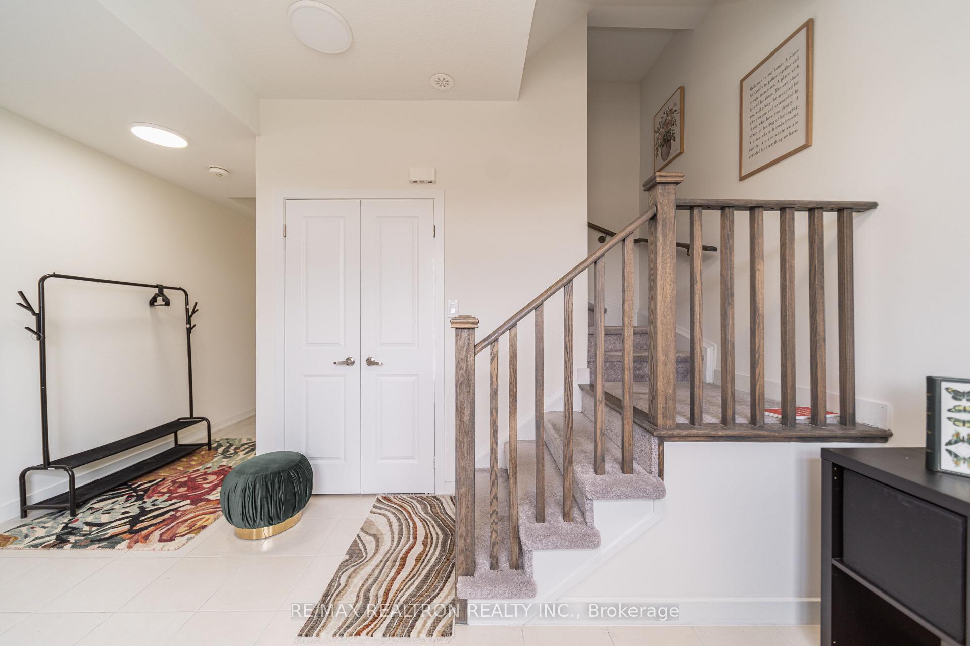 Photo 2 of 14 Garneau Street, Vaughan, Vaughan Grove — HOMEH