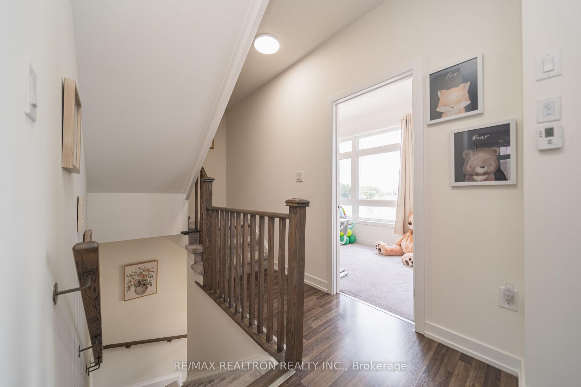 Photo 5 of 14 Garneau Street, Vaughan, Vaughan Grove — HOMEH