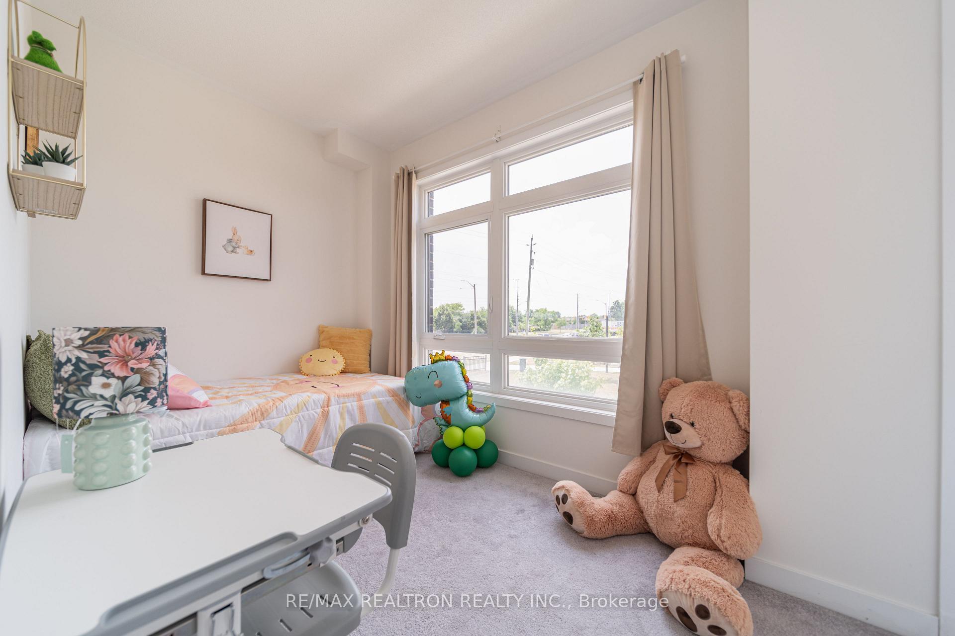 Photo 29 of 14 Garneau Street, Vaughan, Vaughan Grove — HOMEH