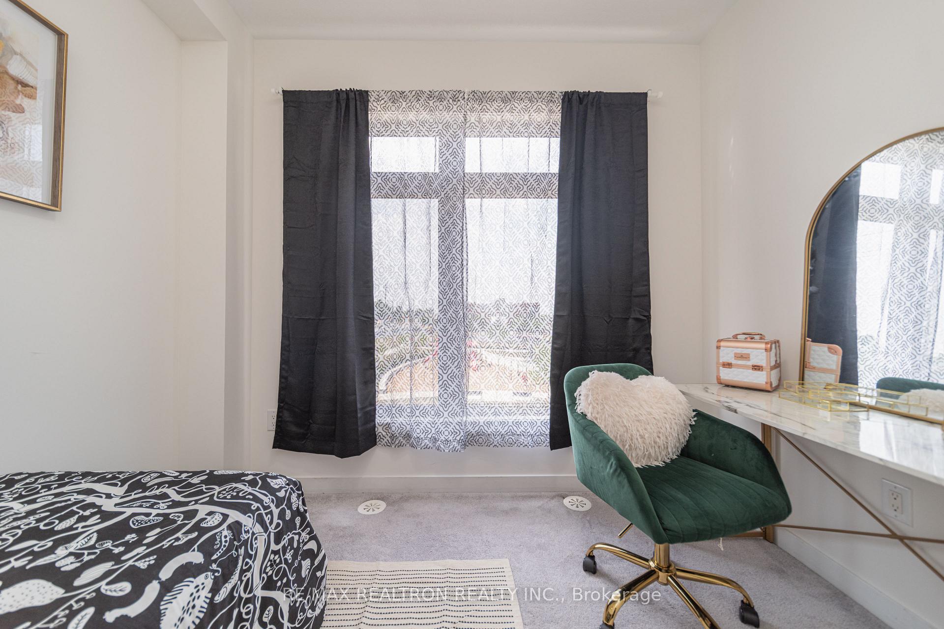 Photo 45 of 14 Garneau Street, Vaughan, Vaughan Grove — HOMEH