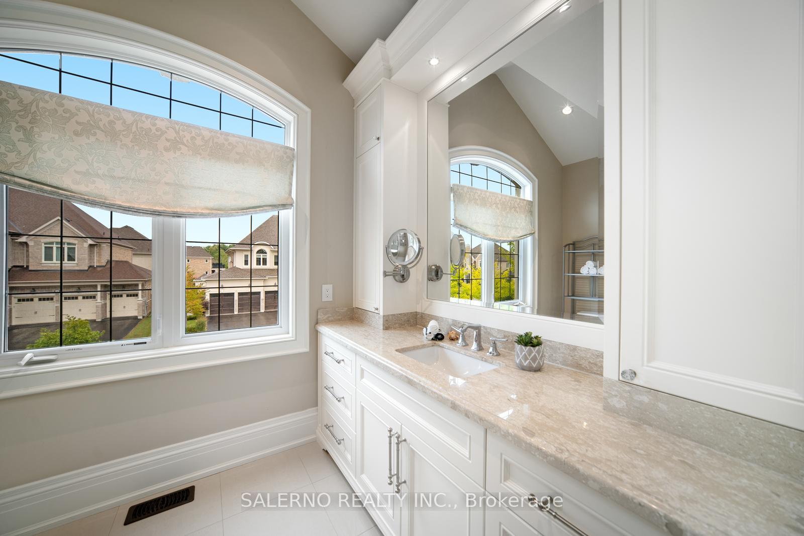 Photo 29 of 58 Austin Rumble Court, King, King City — HOMEH