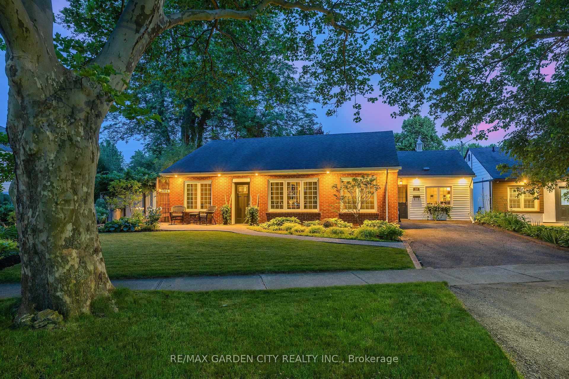 Photo 1 of 52 Beamer Avenue, St. Catharines, Bunting/Linwell — HOMEH