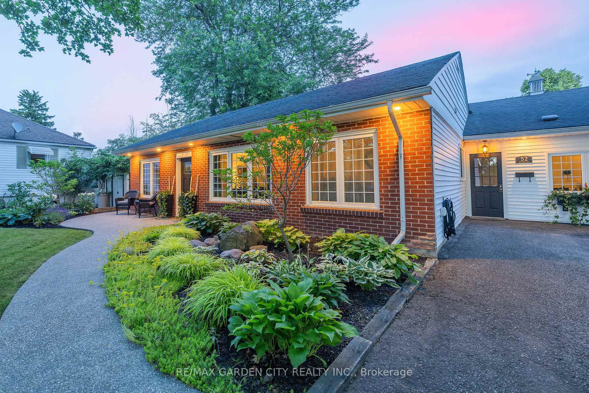 Photo 13 of 52 Beamer Avenue, St. Catharines, Bunting/Linwell — HOMEH