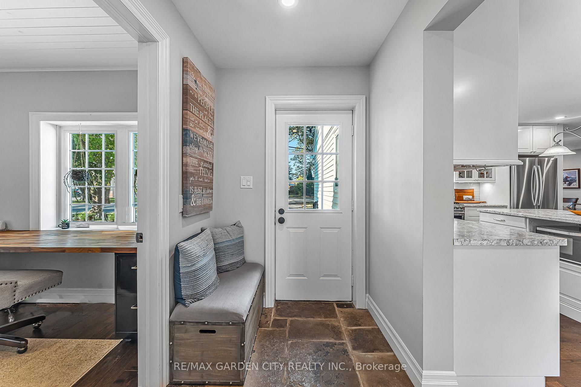 Photo 4 of 52 Beamer Avenue, St. Catharines, Bunting/Linwell — HOMEH