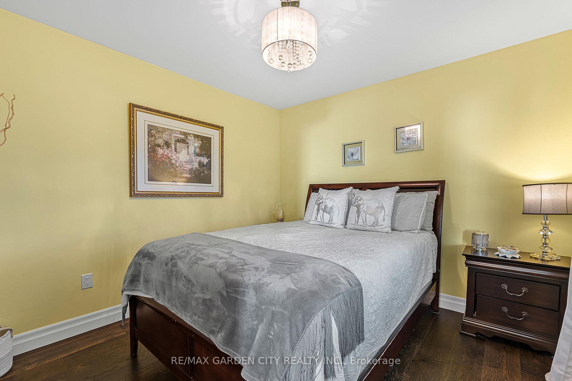 Photo 23 of 52 Beamer Avenue, St. Catharines, Bunting/Linwell — HOMEH