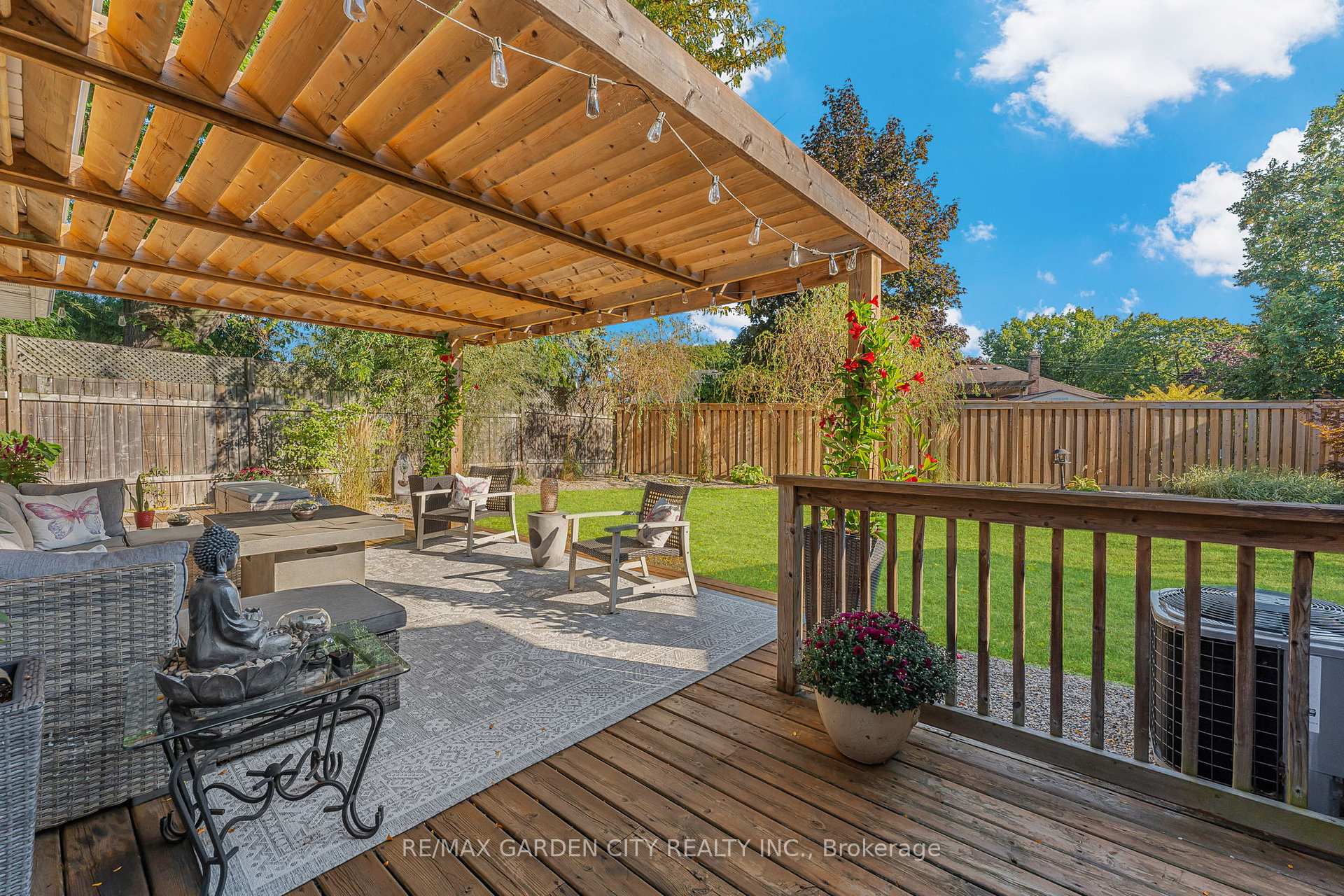 Photo 26 of 52 Beamer Avenue, St. Catharines, Bunting/Linwell — HOMEH