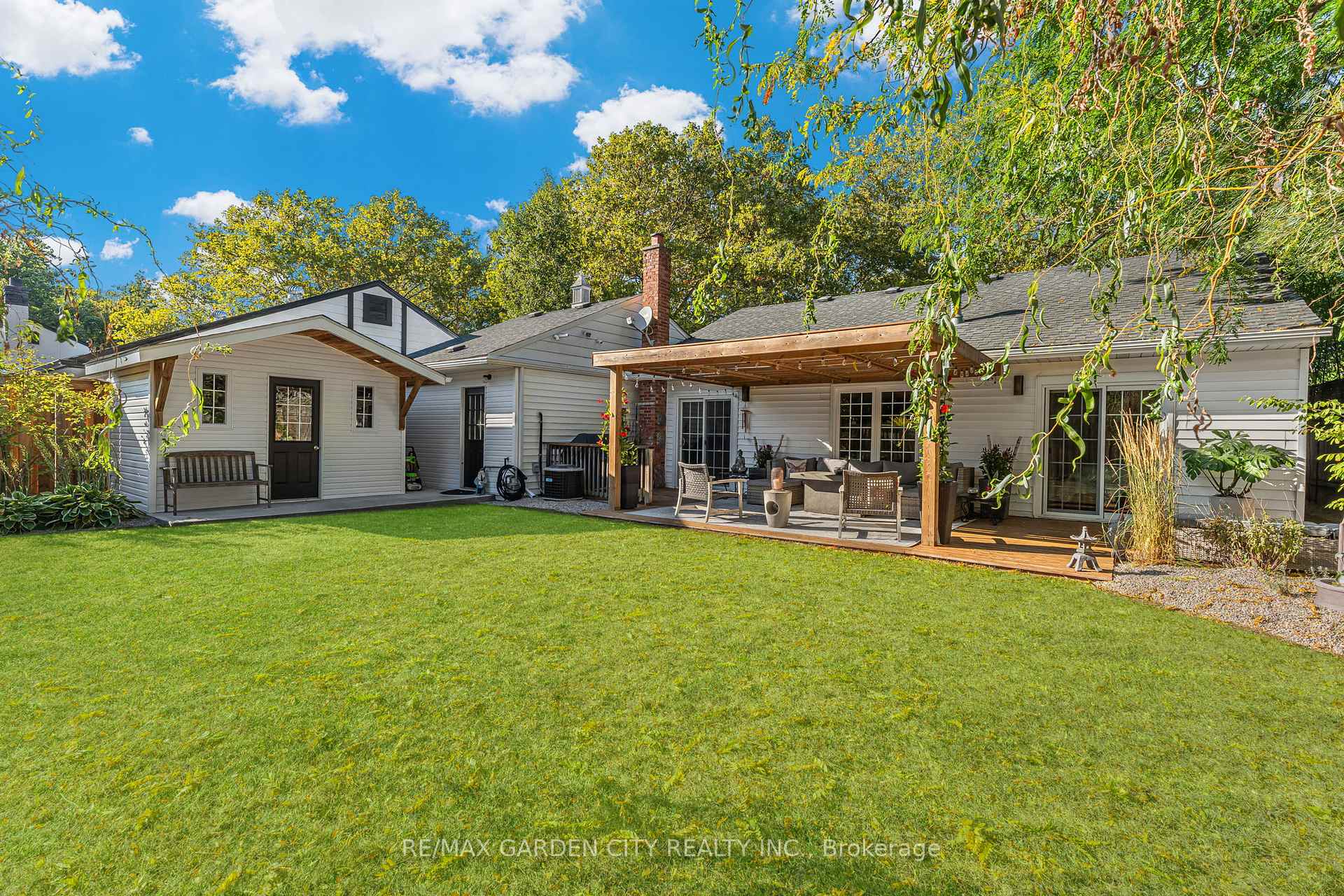Photo 33 of 52 Beamer Avenue, St. Catharines, Bunting/Linwell — HOMEH