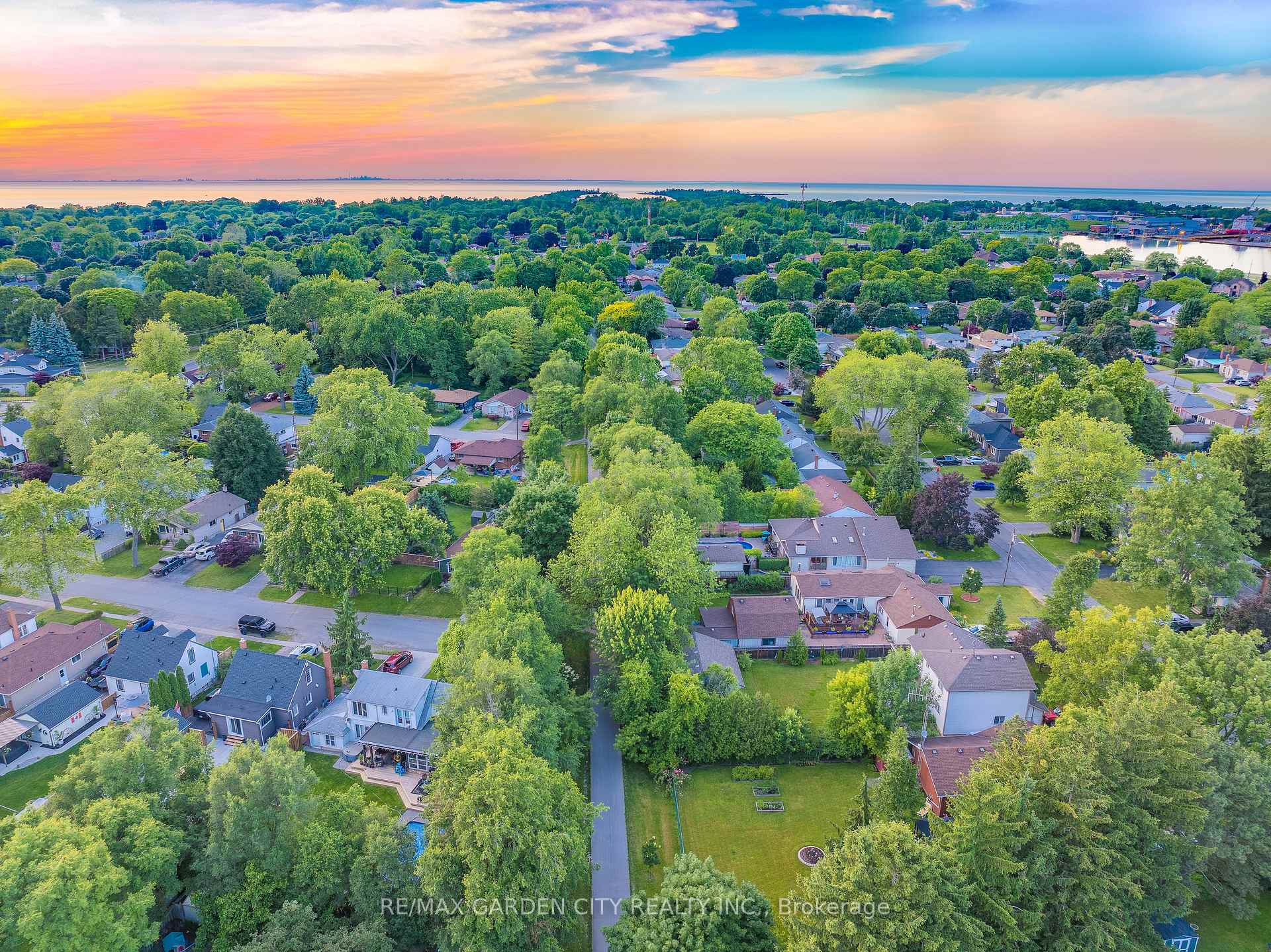 Photo 45 of 52 Beamer Avenue, St. Catharines, Bunting/Linwell — HOMEH