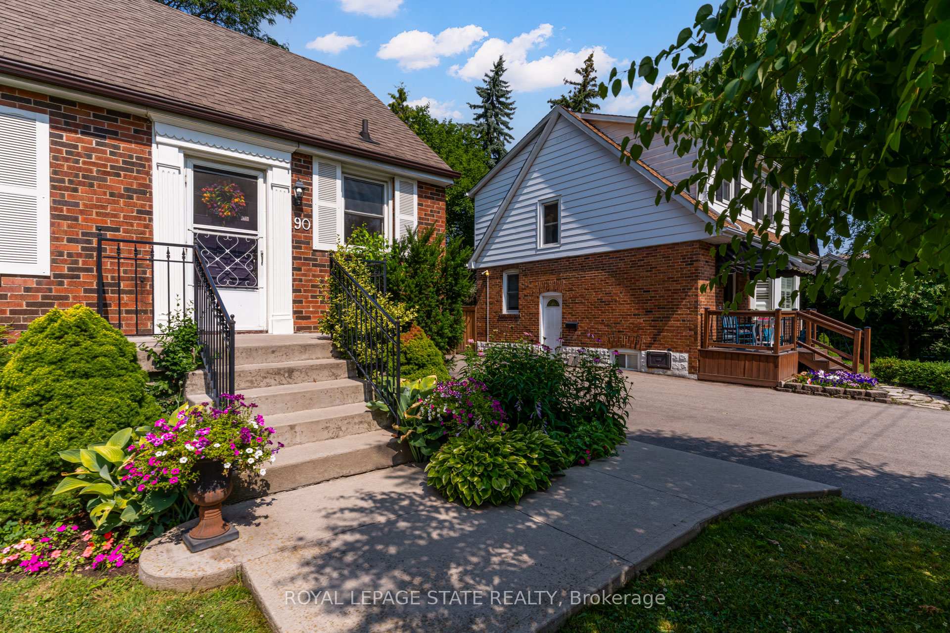 Photo 2 of 90 Arcade Crescent, Hamilton, Southam — HOMEH