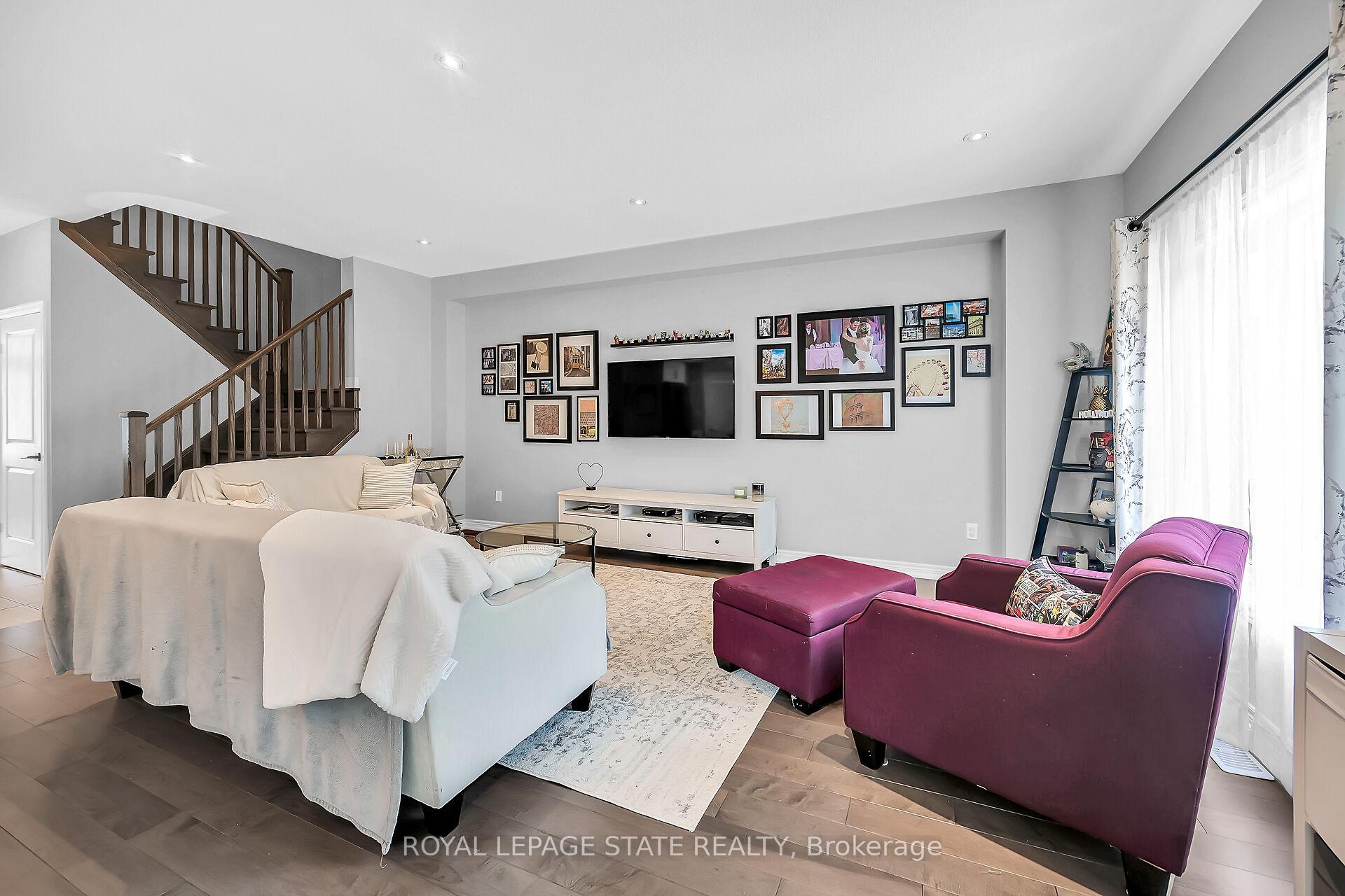 Photo 3 of Unit 4, 120 vineberg Drive, Hamilton, Allison — HOMEH
