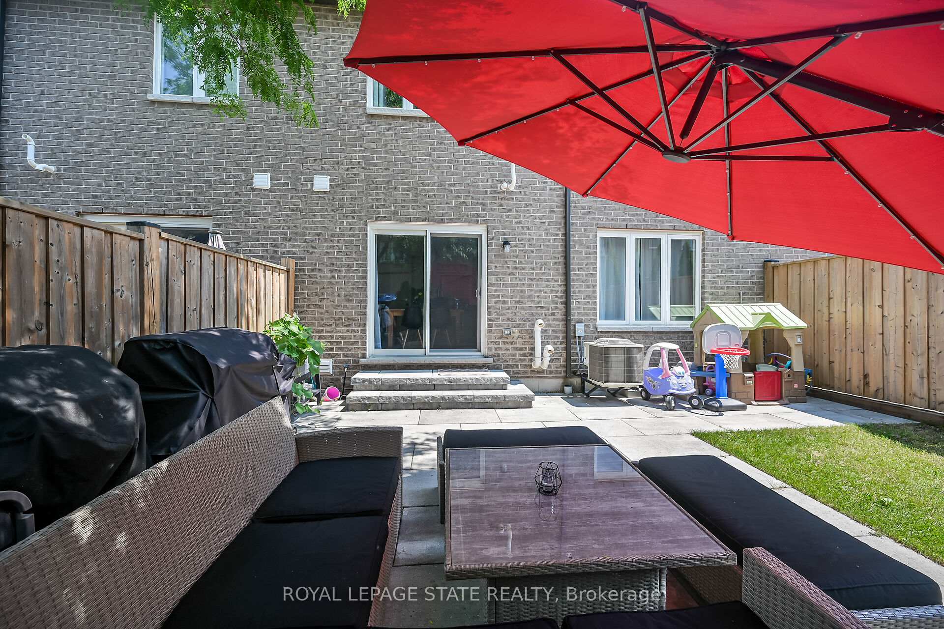 Photo 27 of Unit 4, 120 vineberg Drive, Hamilton, Allison — HOMEH