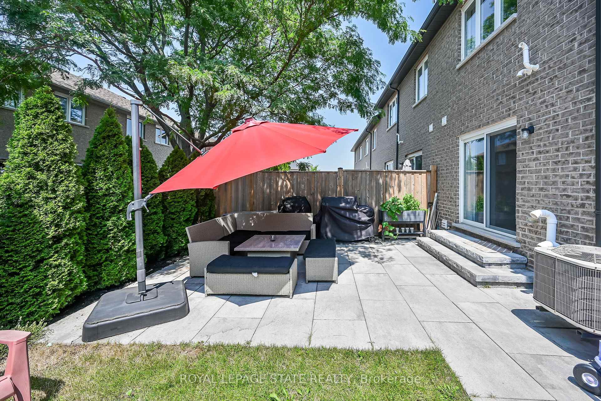 Photo 22 of Unit 4, 120 vineberg Drive, Hamilton, Allison — HOMEH