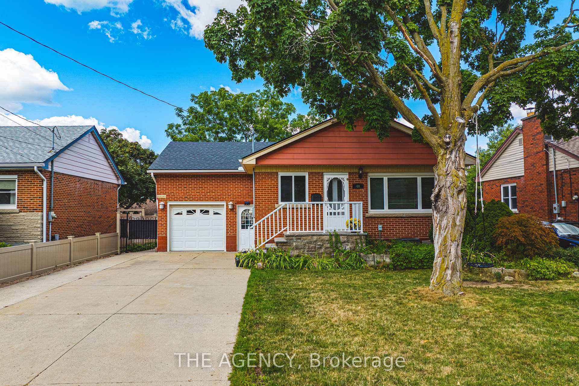 Photo 2 of 40 Wyngate Avenue, Hamilton, Stoney Creek — HOMEH