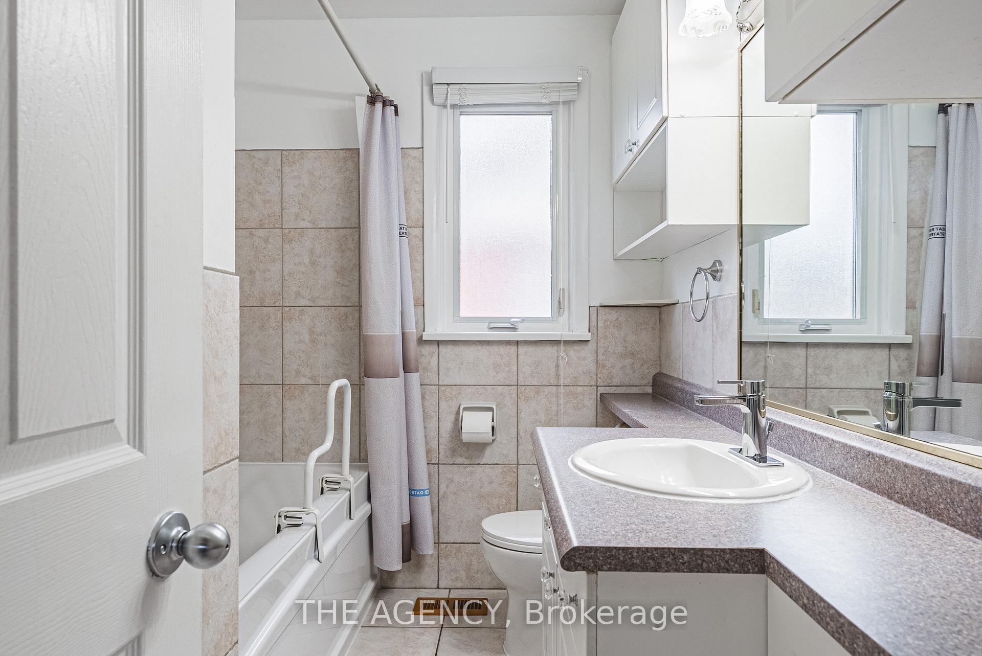 Photo 15 of 40 Wyngate Avenue, Hamilton, Stoney Creek — HOMEH