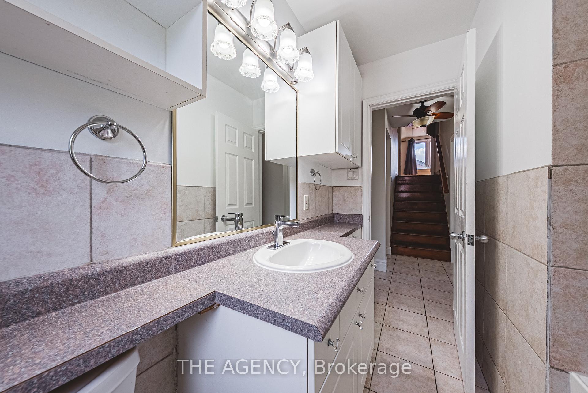 Photo 14 of 40 Wyngate Avenue, Hamilton, Stoney Creek — HOMEH