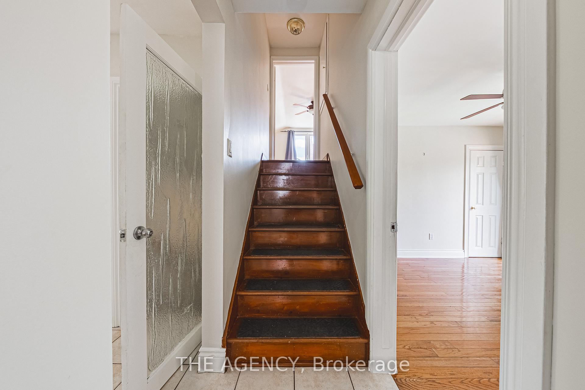 Photo 12 of 40 Wyngate Avenue, Hamilton, Stoney Creek — HOMEH