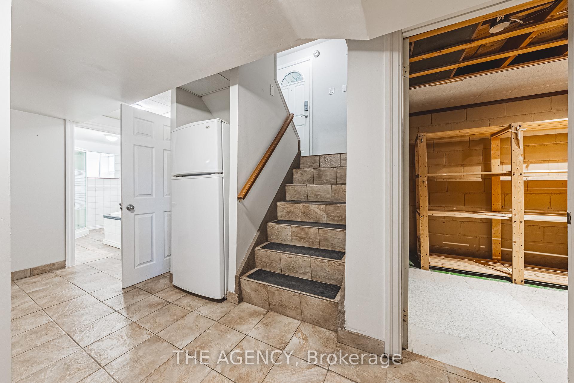 Photo 18 of 40 Wyngate Avenue, Hamilton, Stoney Creek — HOMEH