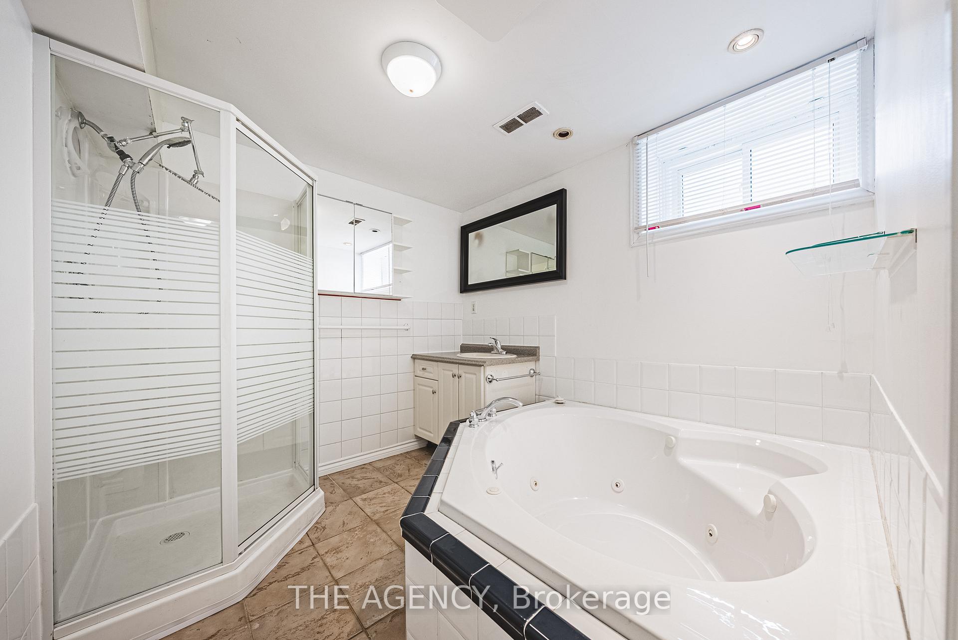 Photo 32 of 40 Wyngate Avenue, Hamilton, Stoney Creek — HOMEH