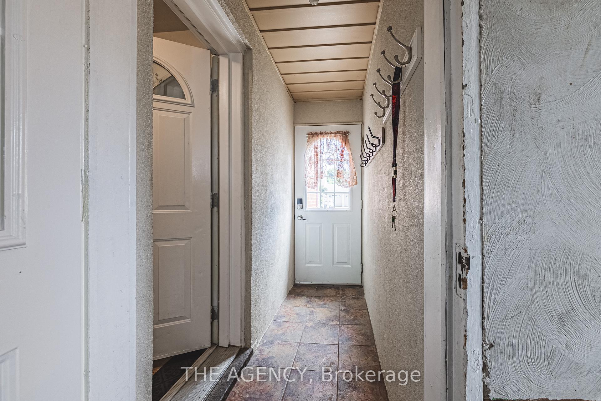 Photo 26 of 40 Wyngate Avenue, Hamilton, Stoney Creek — HOMEH