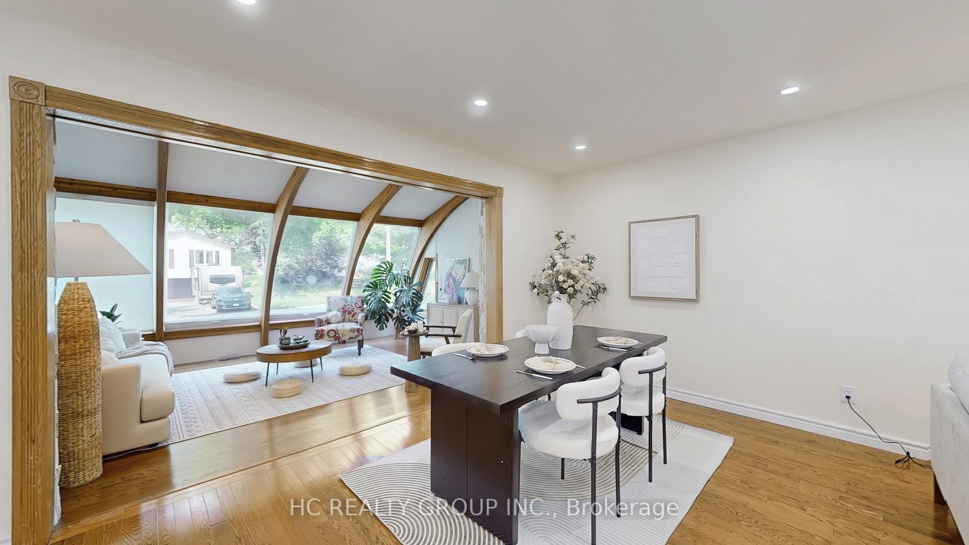 Photo 5 of 21 Sir Constantine Drive, Markham, Markham Village — HOMEH