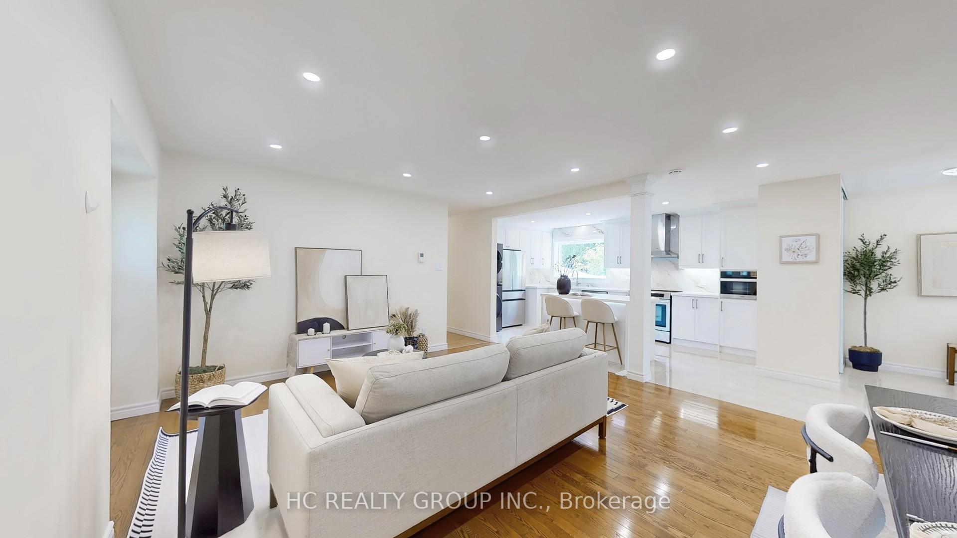 Photo 32 of 21 Sir Constantine Drive, Markham, Markham Village — HOMEH