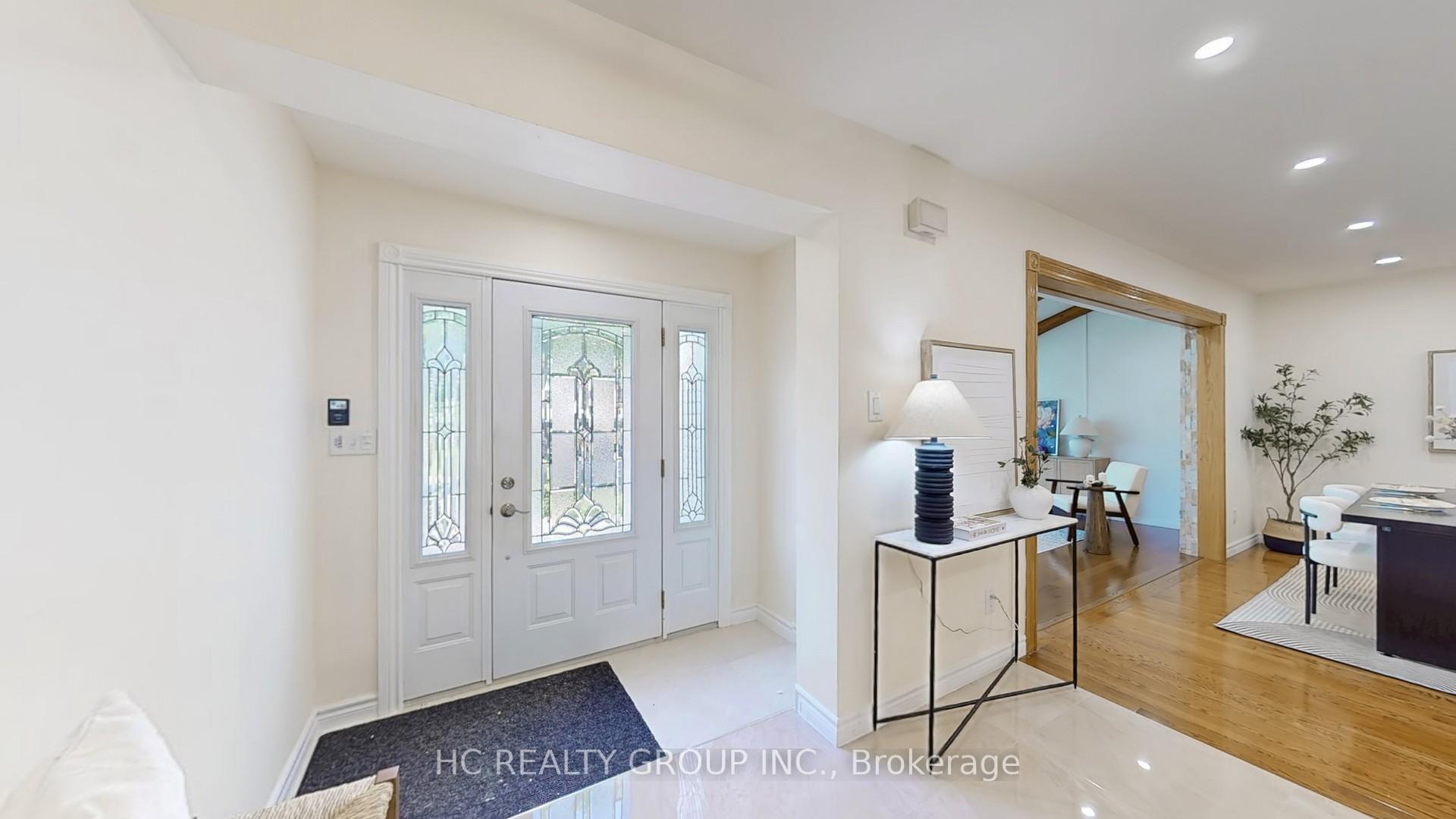 Photo 10 of 21 Sir Constantine Drive, Markham, Markham Village — HOMEH