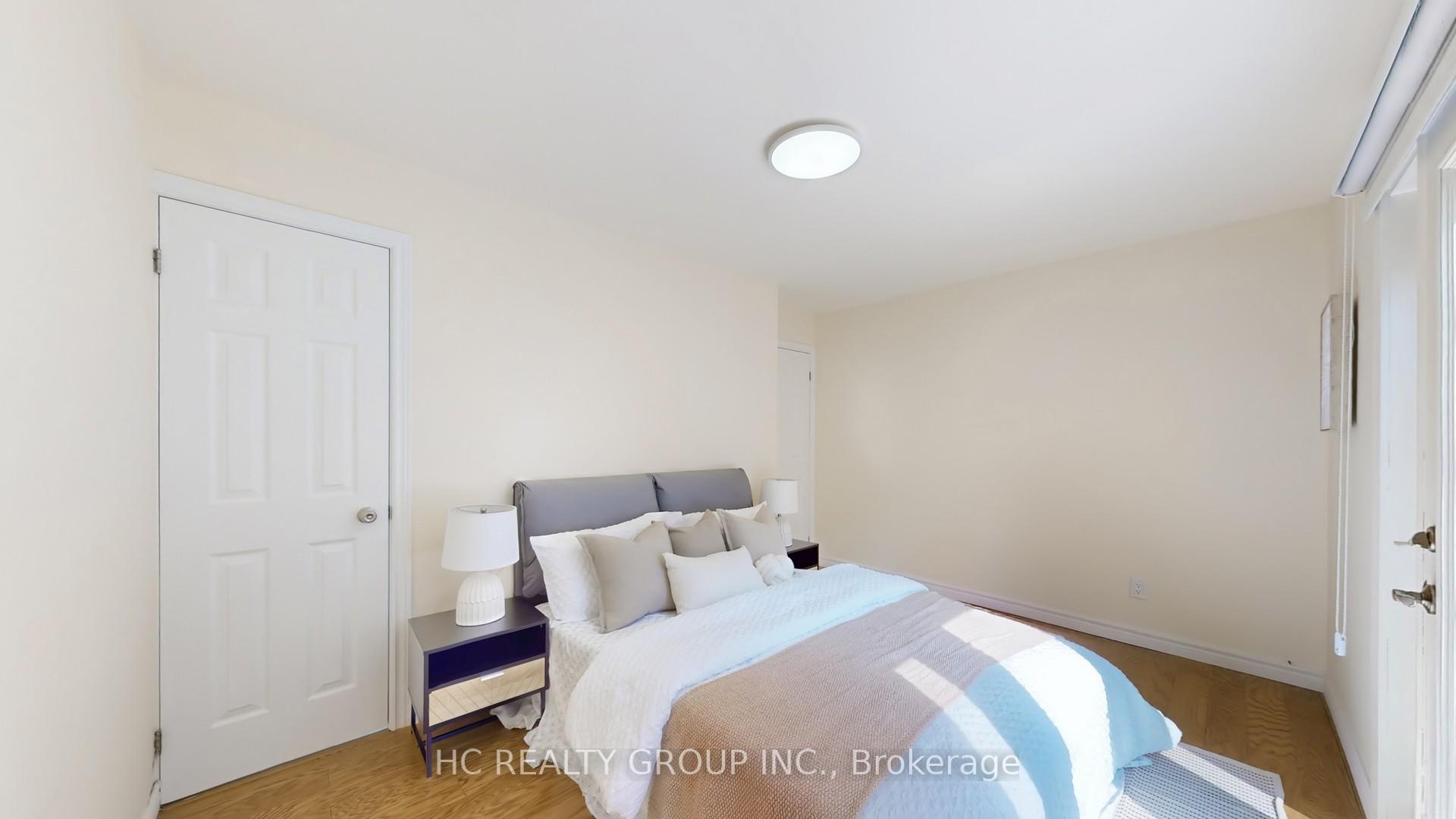 Photo 8 of 21 Sir Constantine Drive, Markham, Markham Village — HOMEH