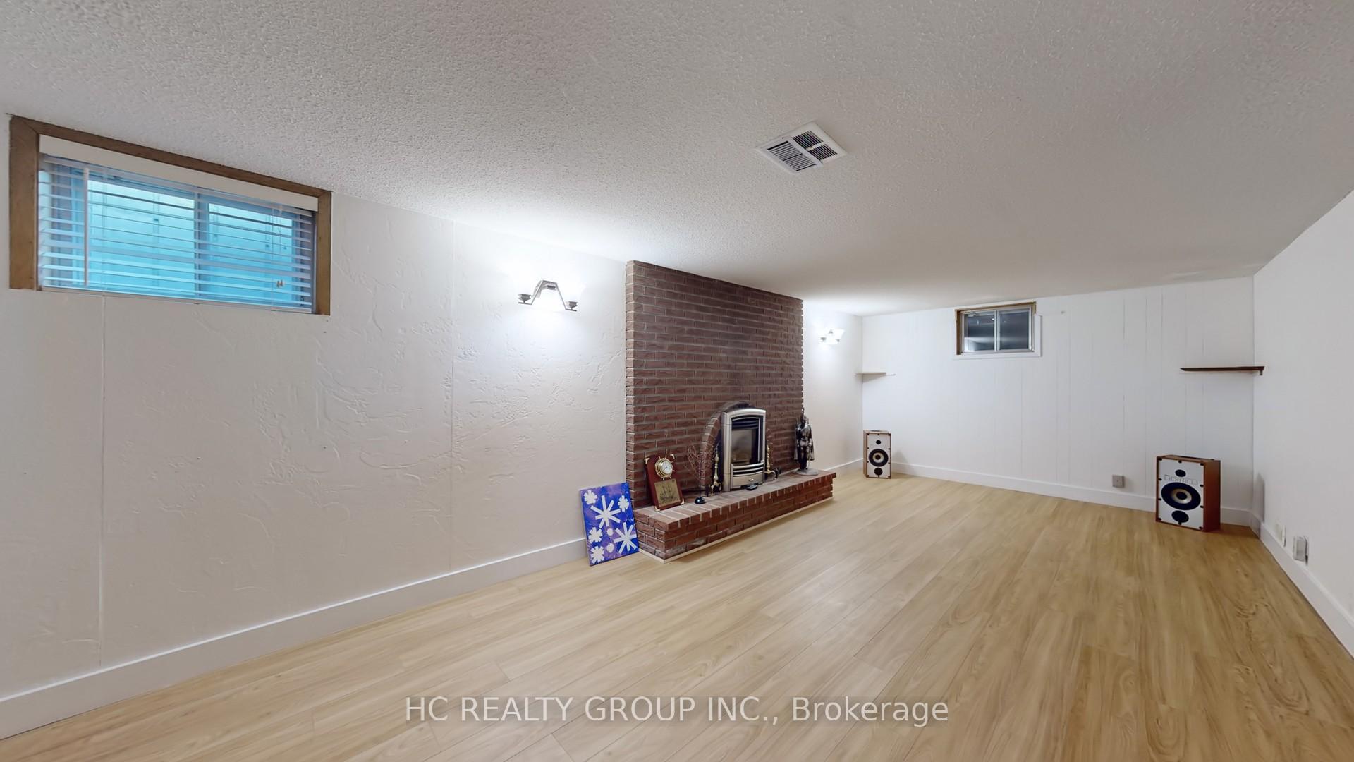 Photo 42 of 21 Sir Constantine Drive, Markham, Markham Village — HOMEH
