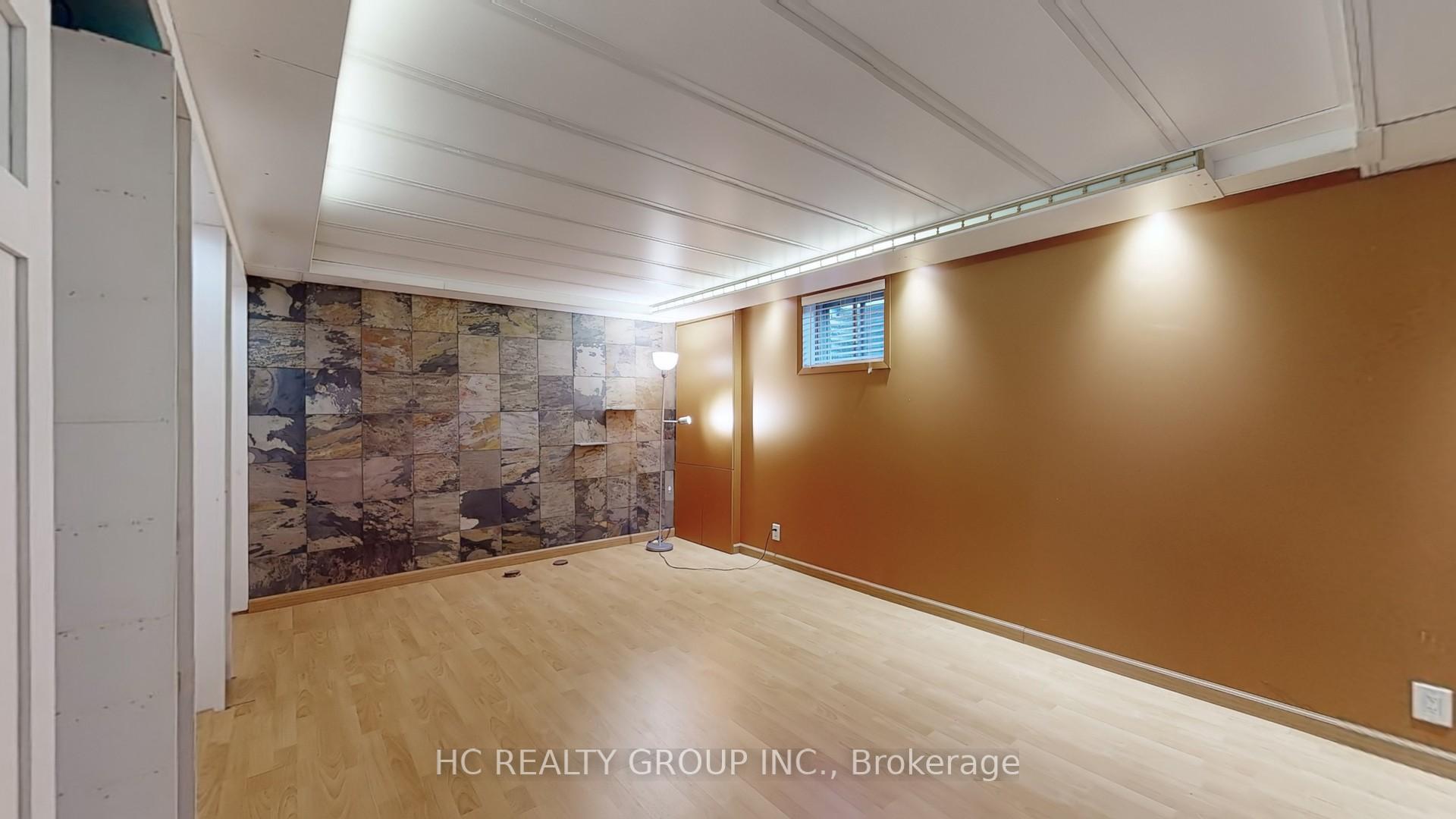 Photo 15 of 21 Sir Constantine Drive, Markham, Markham Village — HOMEH