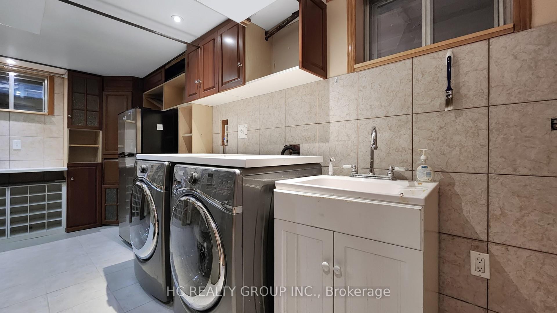 Photo 23 of 21 Sir Constantine Drive, Markham, Markham Village — HOMEH